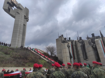 Ротари клуб Стара Загора почете националния празник с поднасяне на венец 